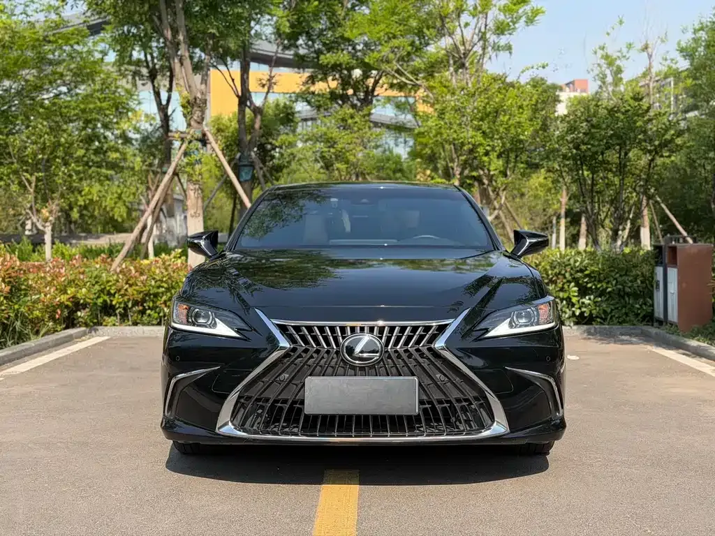 Lexus ES — фото 5
