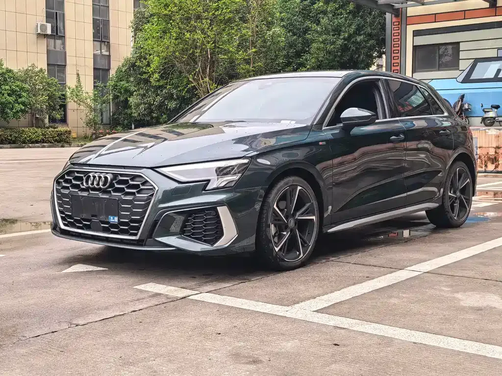 Audi A3 — фото 1