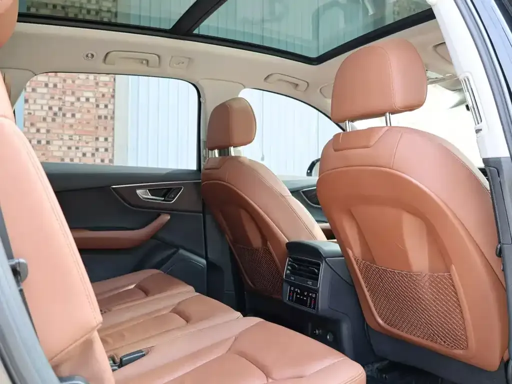 Audi Q7 2021 из CN, фото 7