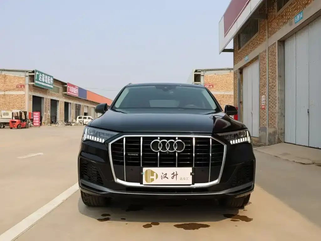 Audi Q7 2021 из CN, фото 9