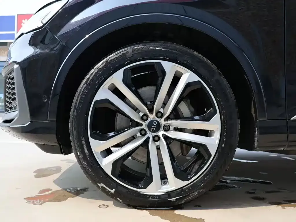 Audi Q7 2021 из CN, фото 10