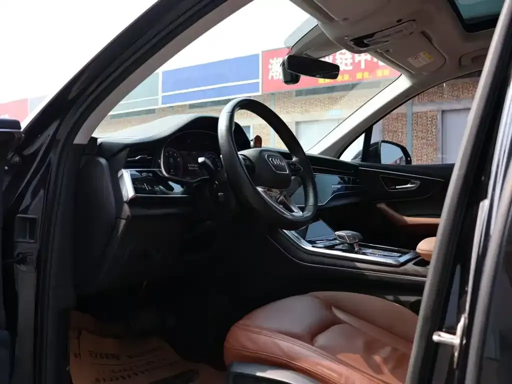 Audi Q7 2021 из CN, фото 3
