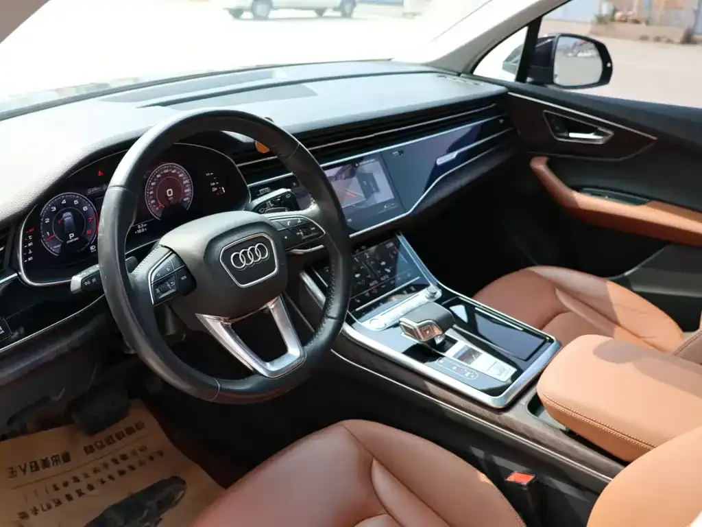 Audi Q7 2021 из CN, фото 2