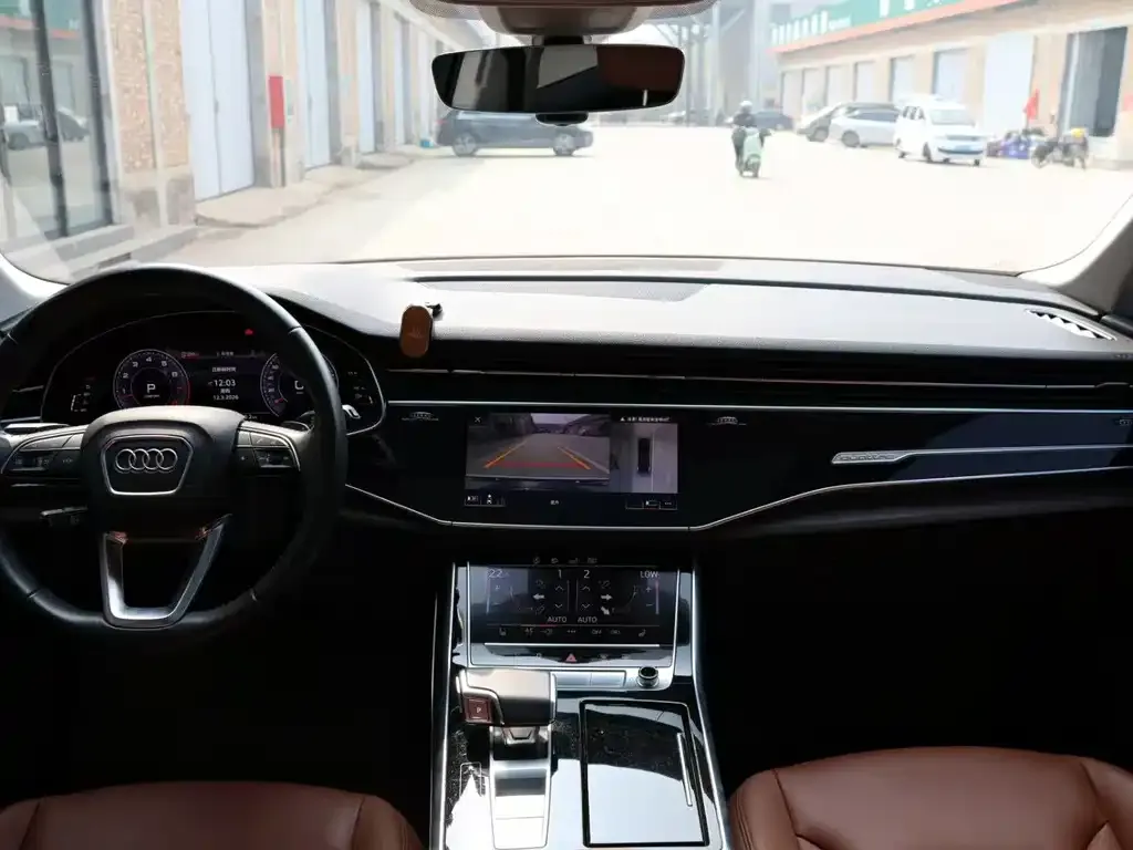Audi Q7 2021 из CN, фото 4