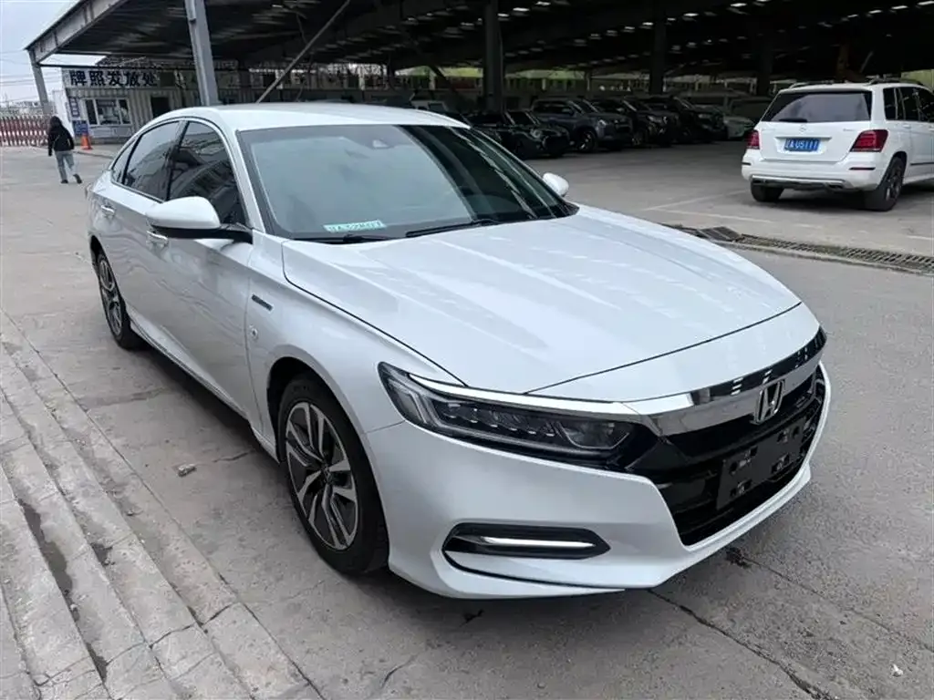 Honda Accord — фото 7