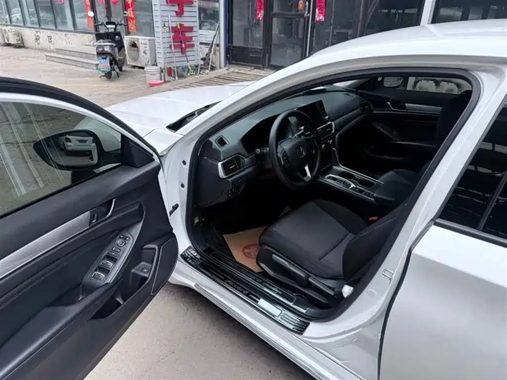 Honda Accord — фото 6