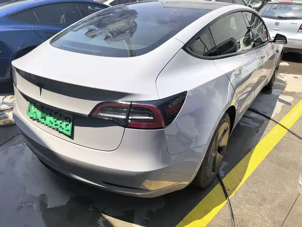 Tesla Model 3 — фото 3