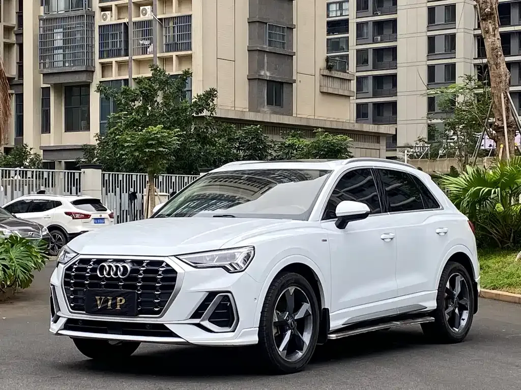 Audi Q3 — фото 1