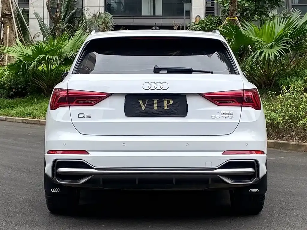 Audi Q3 — фото 10