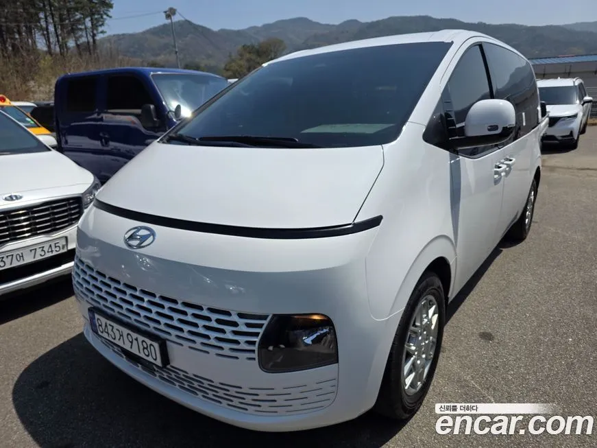 Hyundai Staria