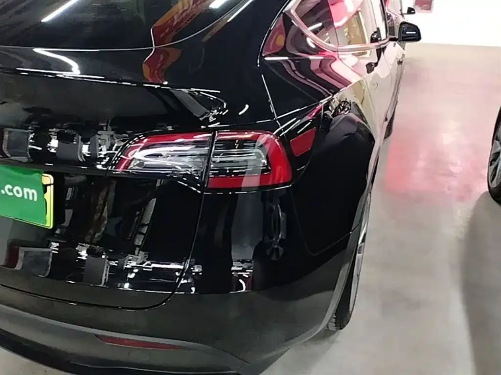 Tesla Model Y — фото 4