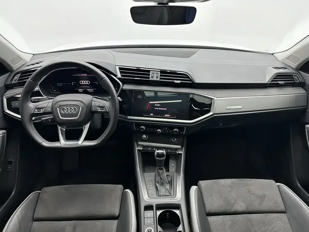 Audi Q3 — фото 6