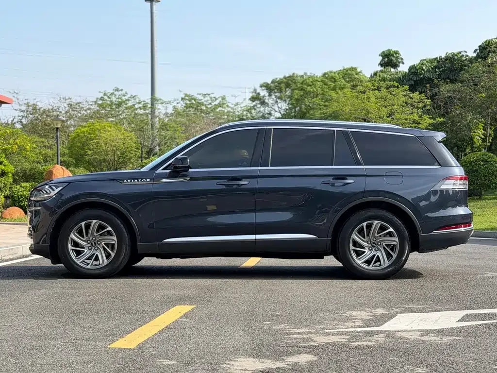 Lincoln Aviator — фото 10