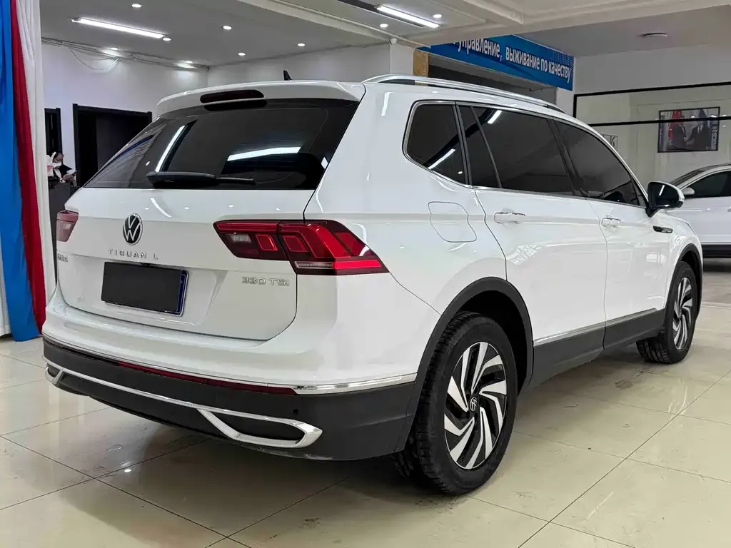 Volkswagen Tiguan L — фото 7
