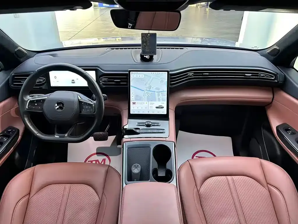 NIO EC6 — фото 10
