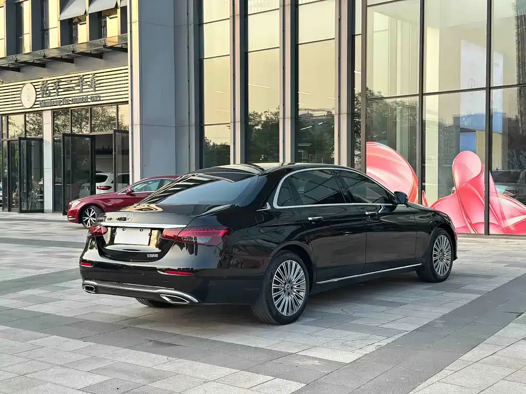 Mercedes-Benz E-Class — фото 10
