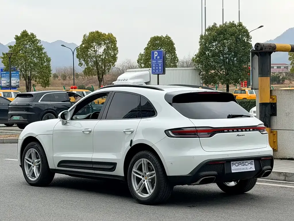 Porsche Macan — фото 10