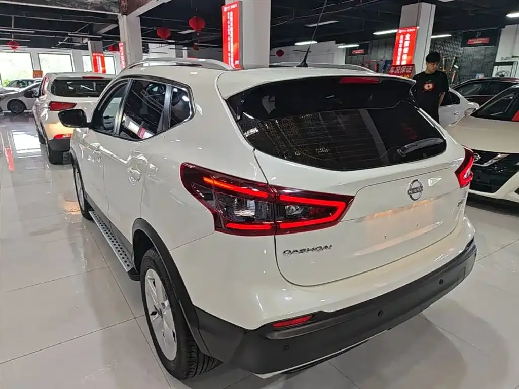 Nissan Qashqai — фото 10
