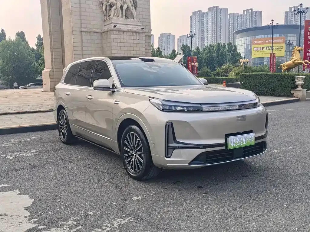 Geely Galaxy M9 — фото 9