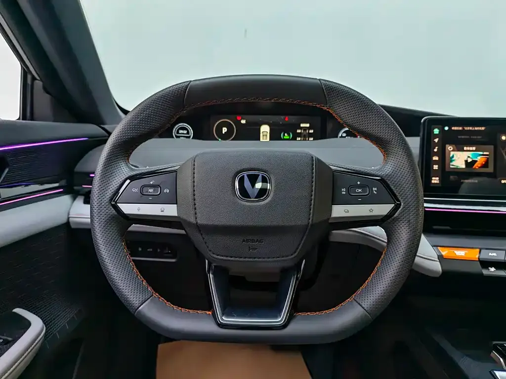 Changan UNI-V iDD 2024 из CN, фото 6