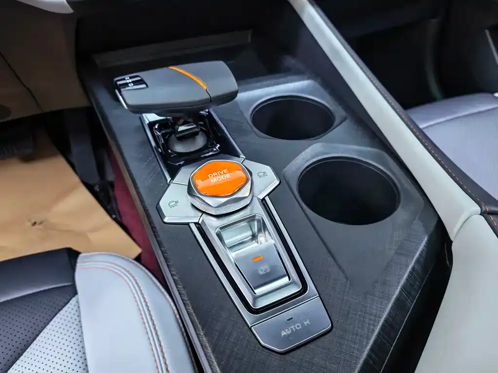 Changan UNI-V iDD 2024 из CN, фото 4