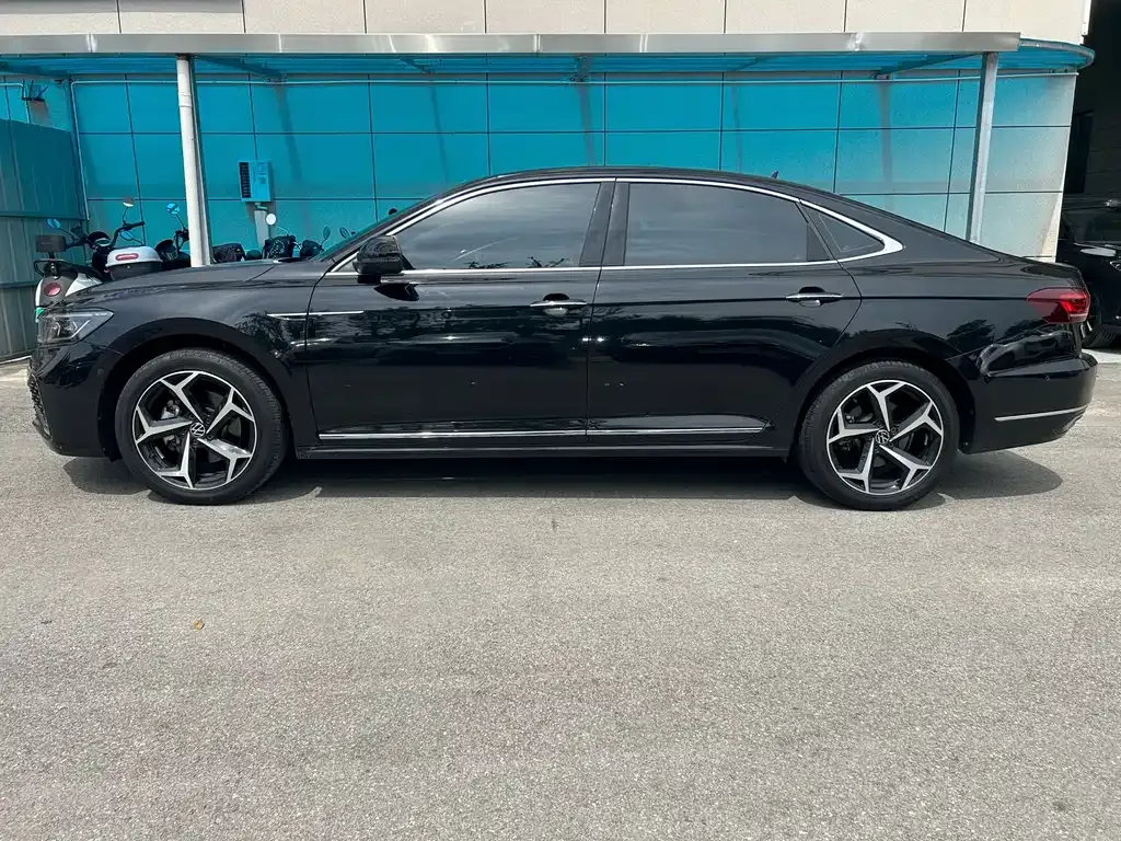 Volkswagen Passat — фото 9