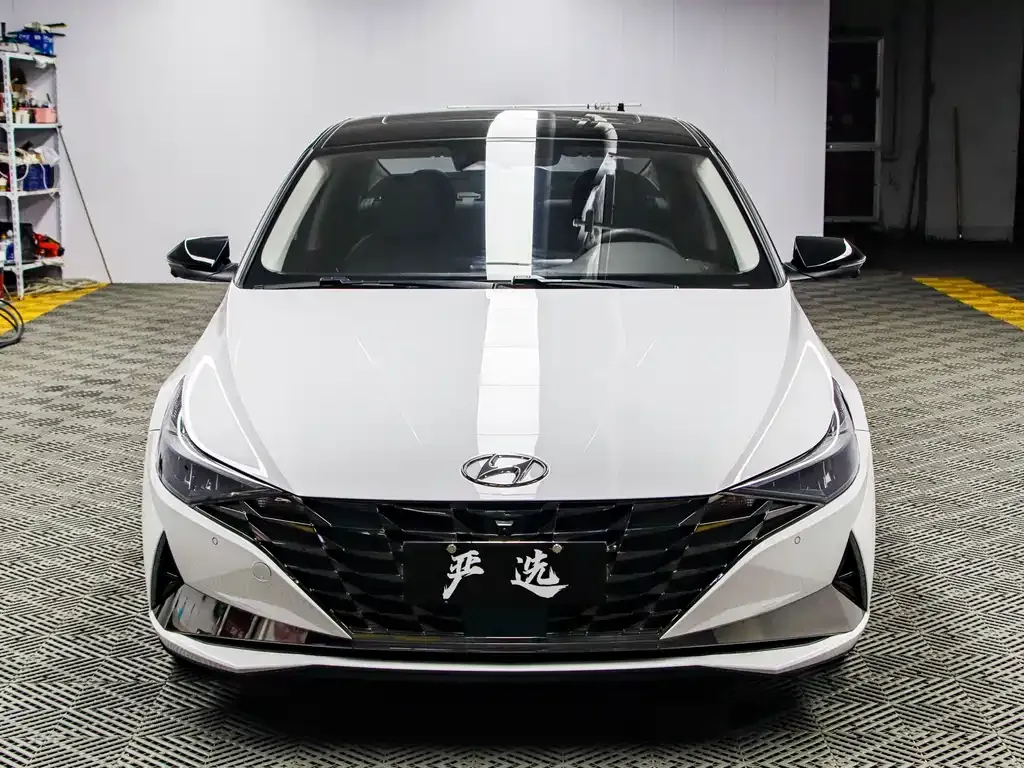 Hyundai Elantra — фото 10