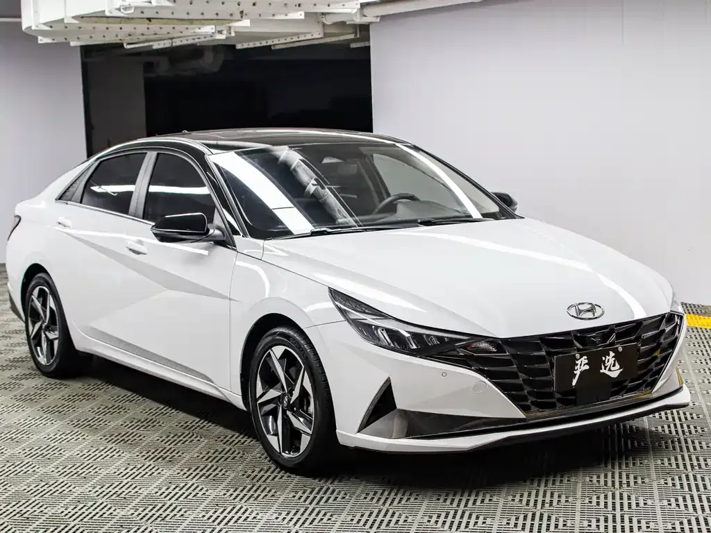 Hyundai Elantra — фото 7