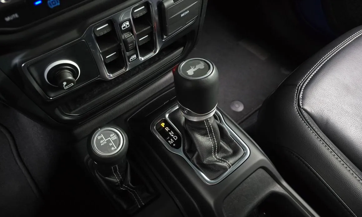 Jeep Wrangler 2022 из KR, фото 4