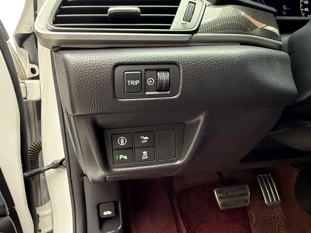Honda Accord — фото 10