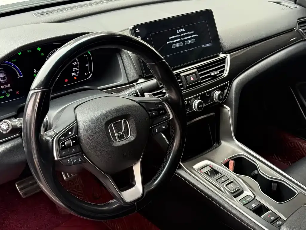 Honda Accord — фото 8