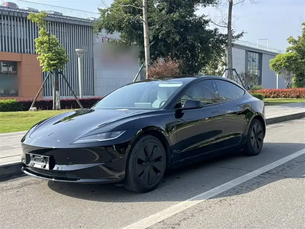 Tesla Model 3 — фото 9