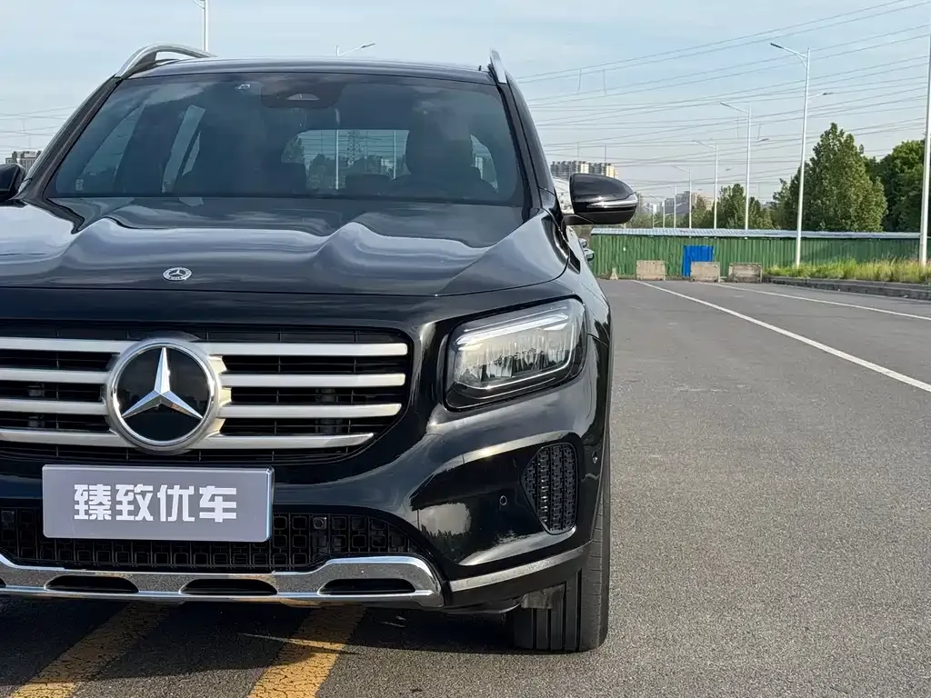 Mercedes-Benz GLB — фото 10