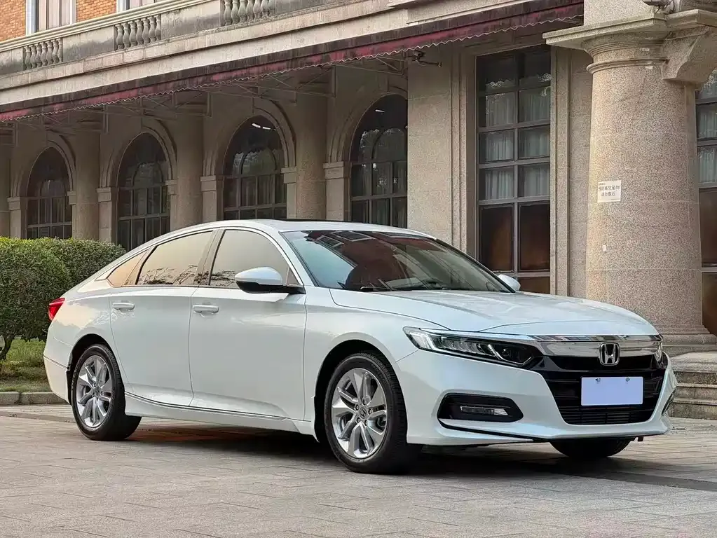 Honda Accord — фото 8