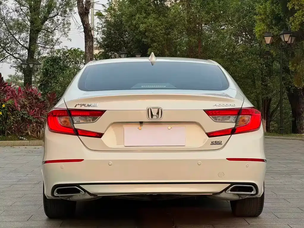 Honda Accord — фото 9