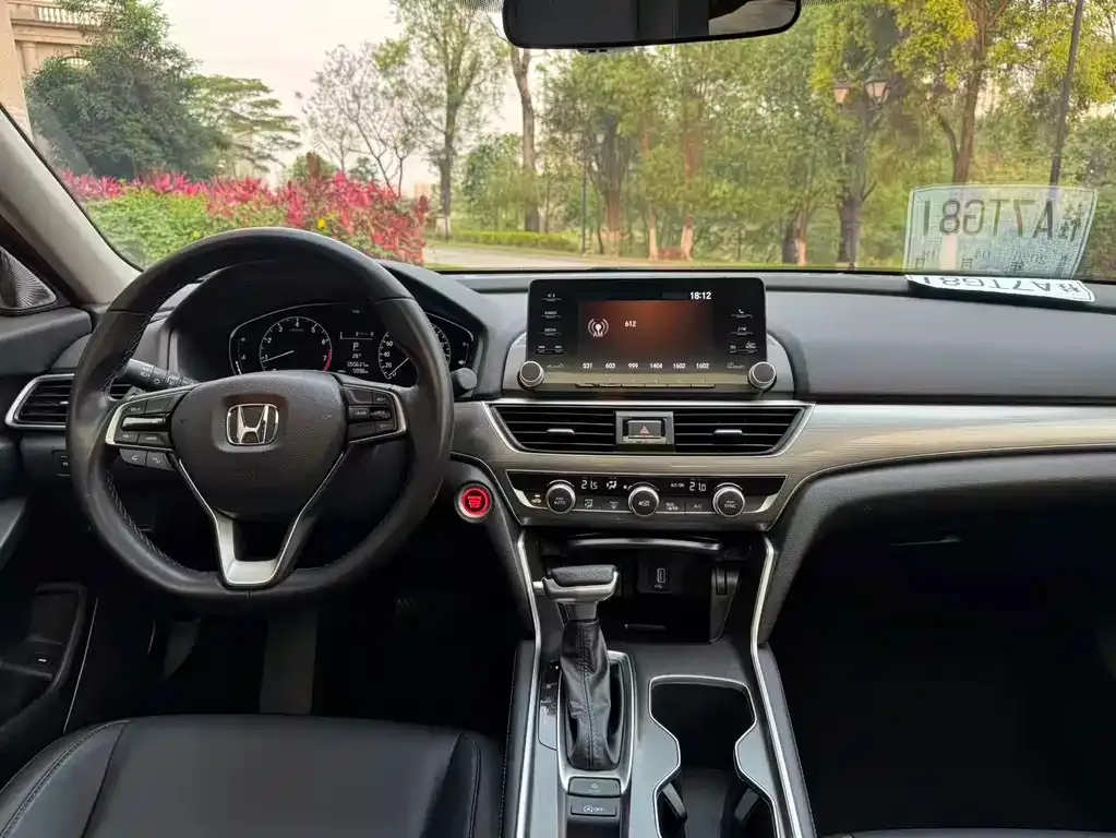 Honda Accord — фото 6