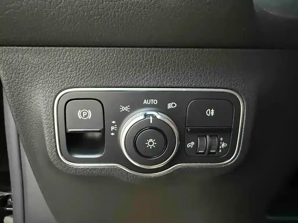 Mercedes-Benz GLB 2021 из CN, фото 8
