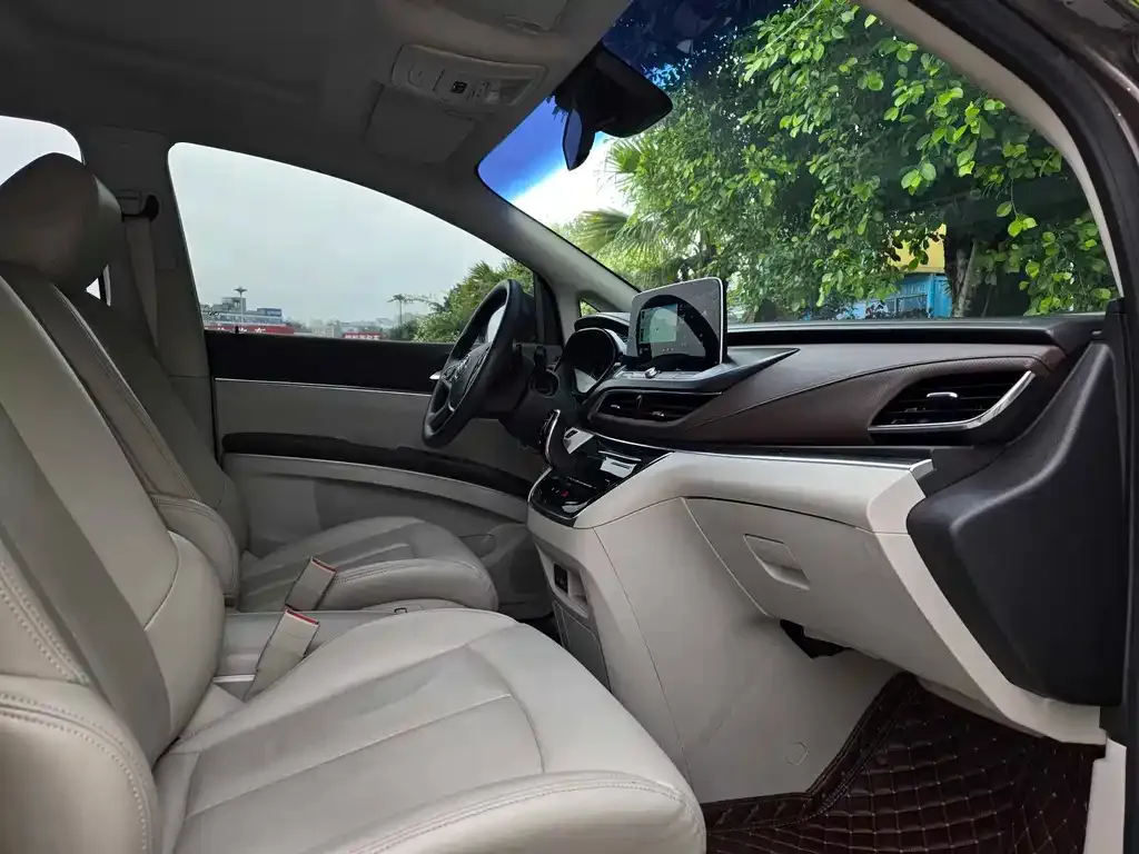 Buick GL8 2023 из CN, фото 7