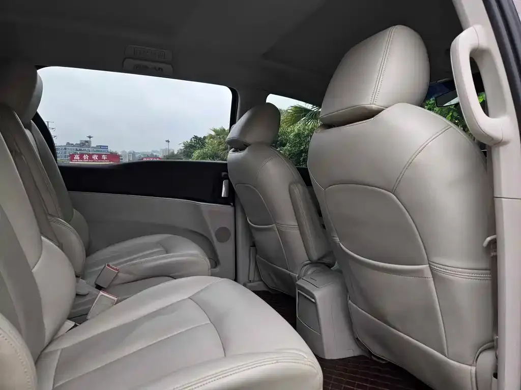 Buick GL8 2023 из CN, фото 3
