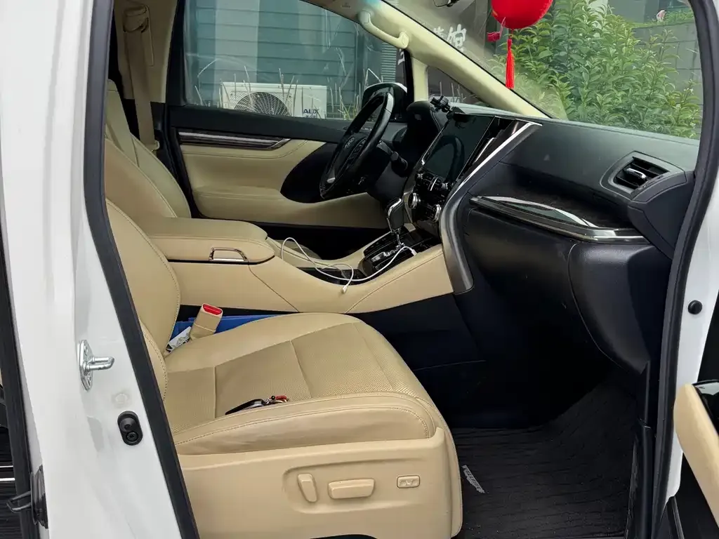 Toyota Vellfire 2022 из CN, фото 2