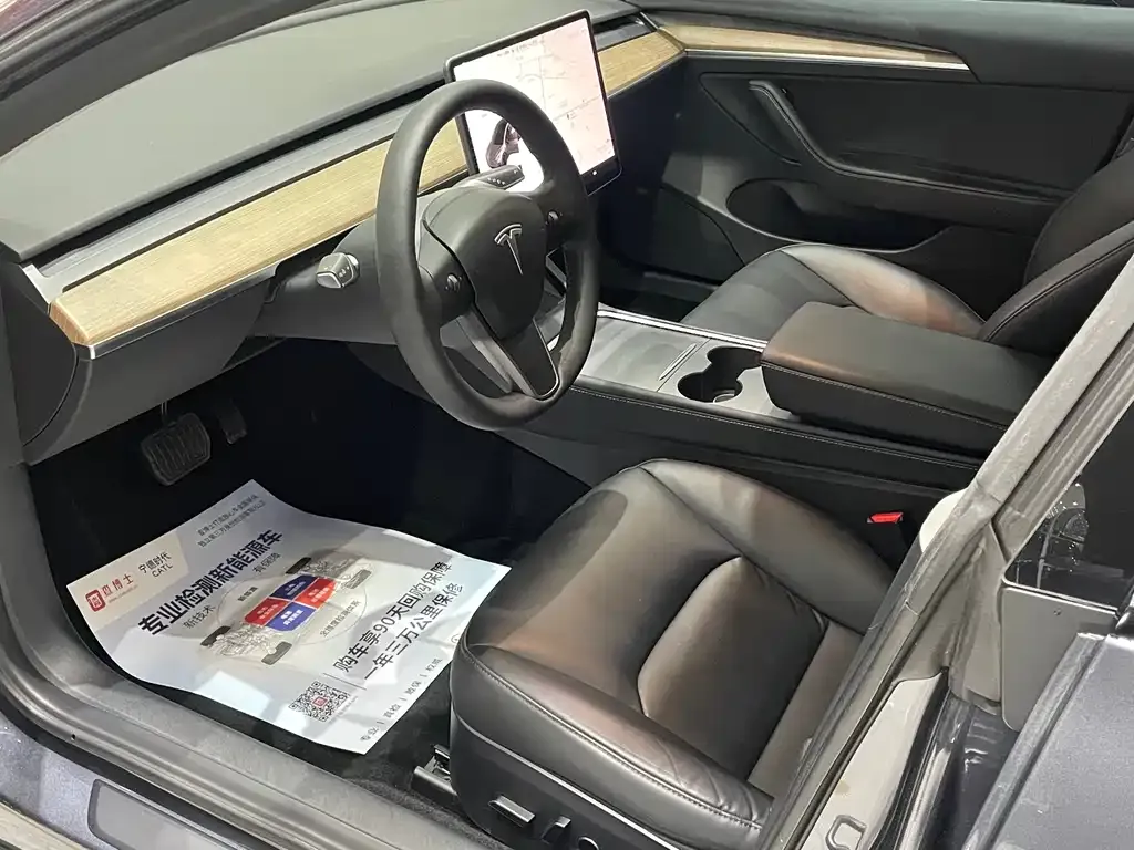 Tesla Model Y — фото 7