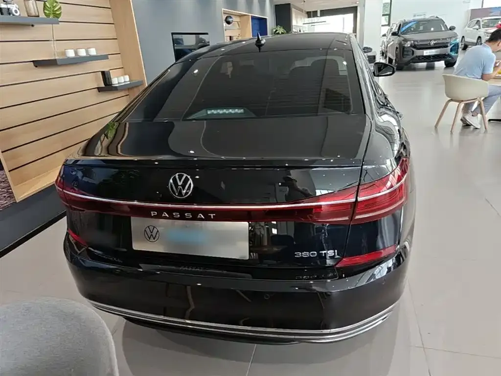 Volkswagen Passat — фото 5