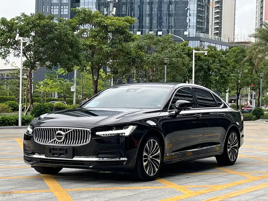 Volvo S90 — фото 1