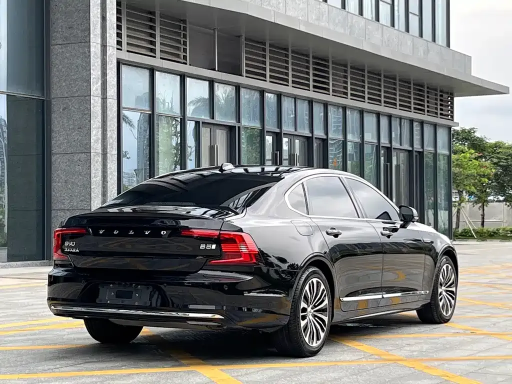 Volvo S90 — фото 5
