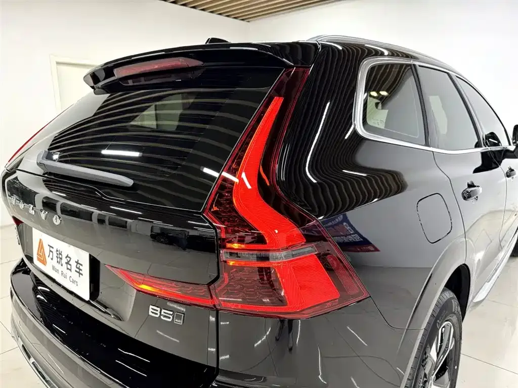 Volvo XC60 — фото 10