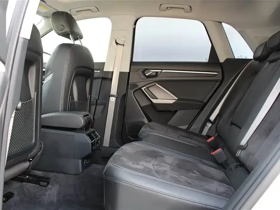 Audi Q3 2023 из CN, фото 8