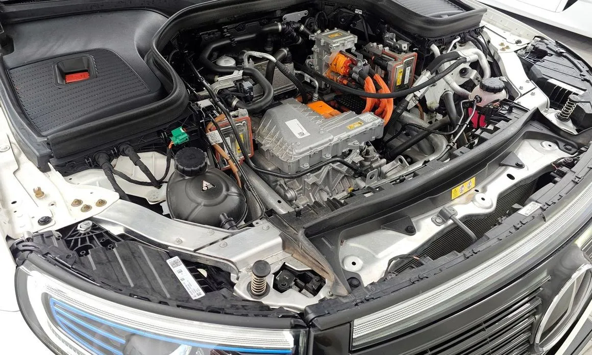 Mercedes-Benz EQC 2021 из KR, фото 10