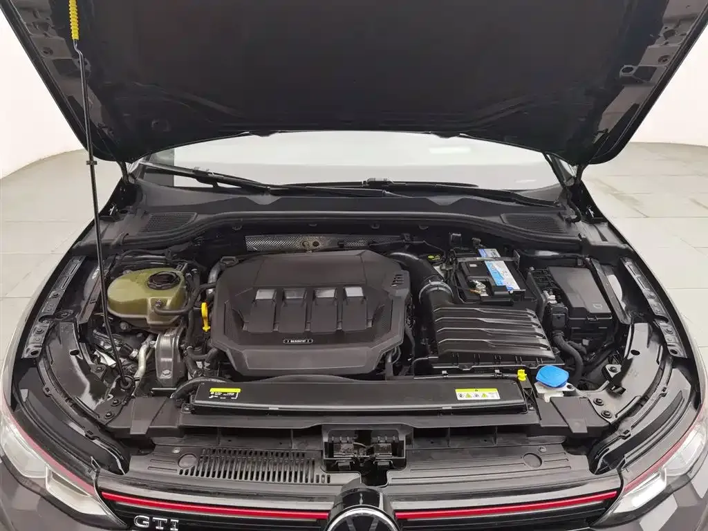 Volkswagen Golf GTI — фото 9