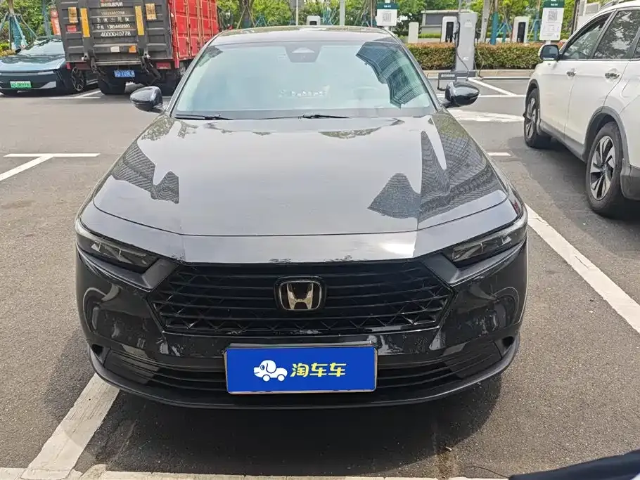 Honda Accord — фото 9