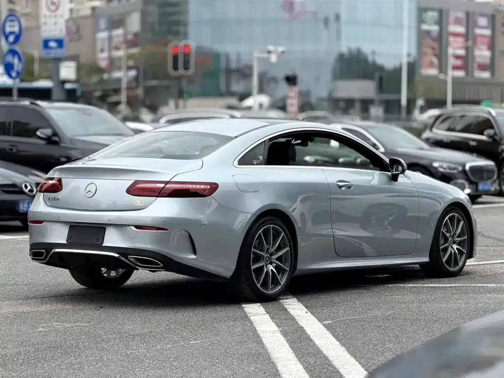 Mercedes-Benz E-Class (Import) — фото 9